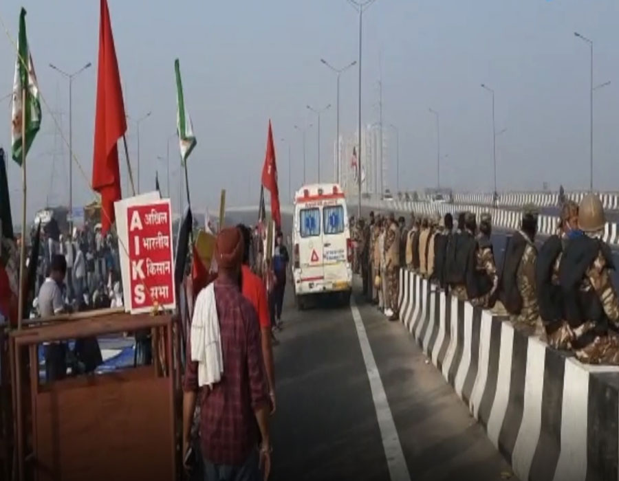 Traffic movement hampered as farmers block NH-24 at Ghazipur