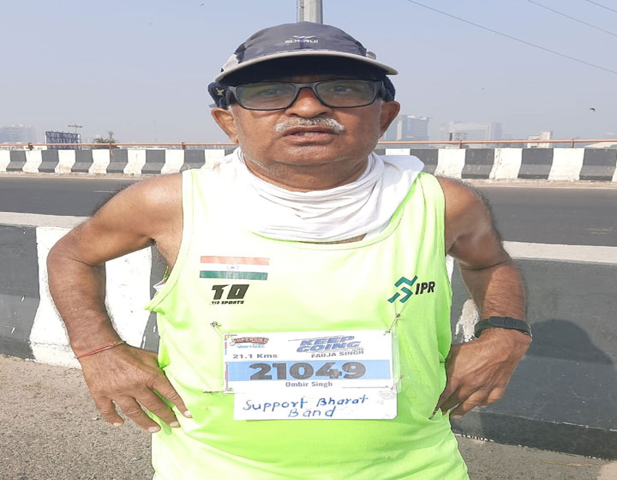 64-year-old marathoner voices support for farmers by running