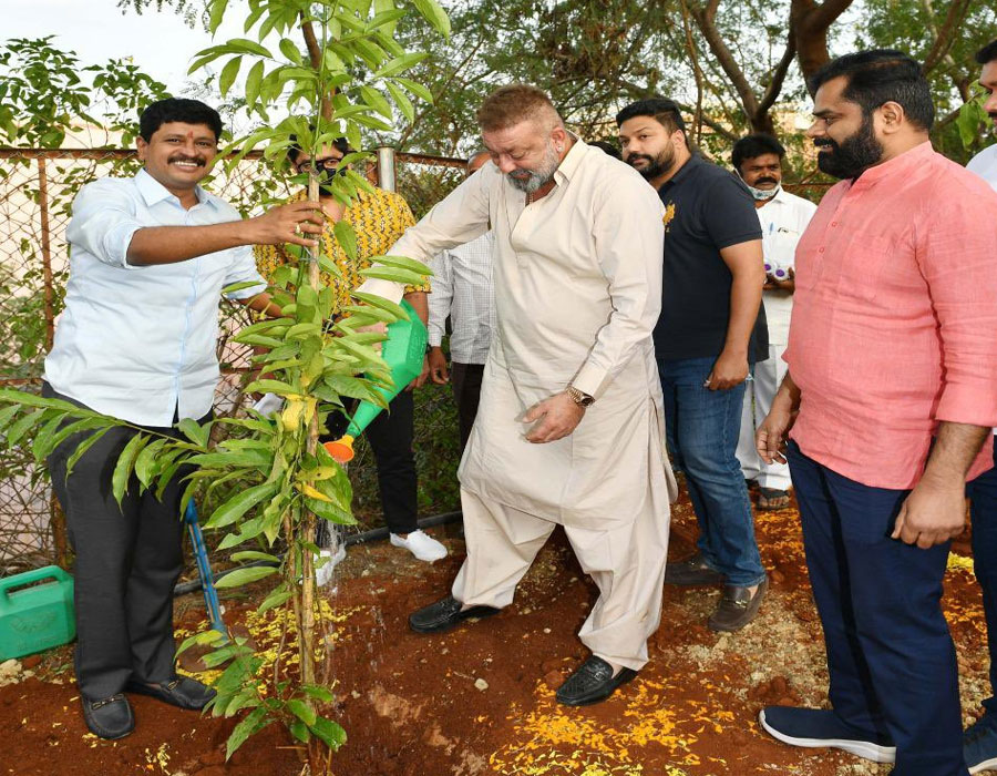 Sanjay Dutt urges everyone to plant more trees