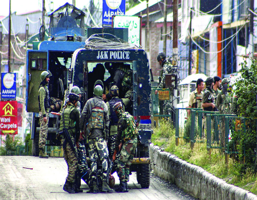 CRPF trooper injured in militant grenade attack in Kashmir