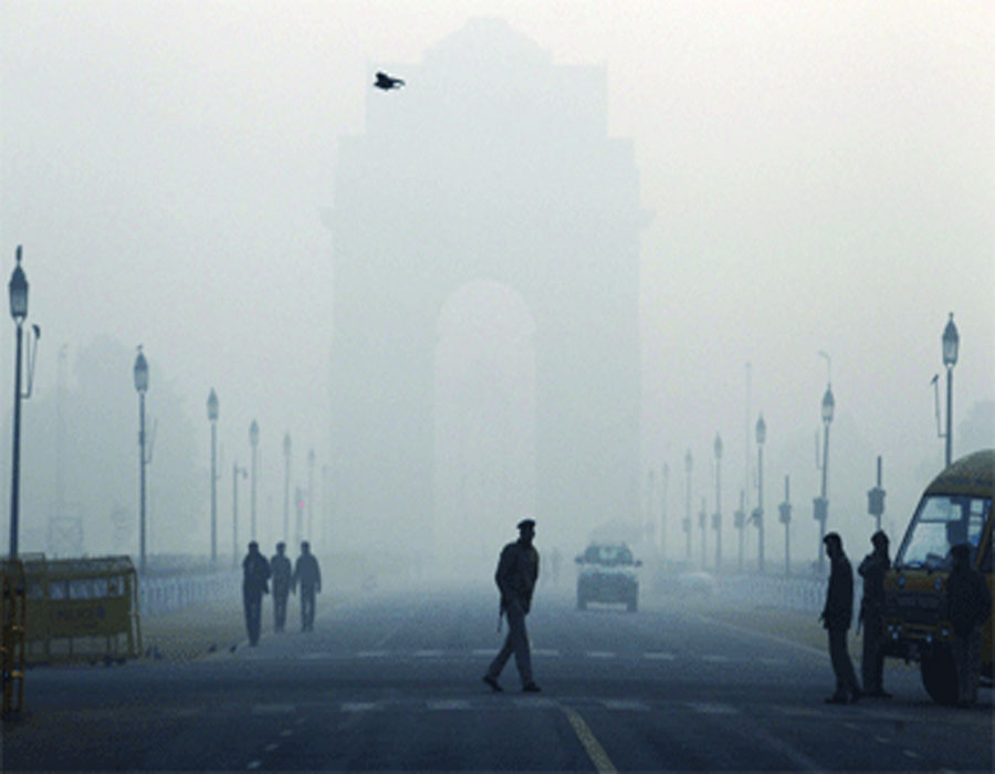 Cold wave in Delhi: Icy winds, cloudy Saturday, fog ahead