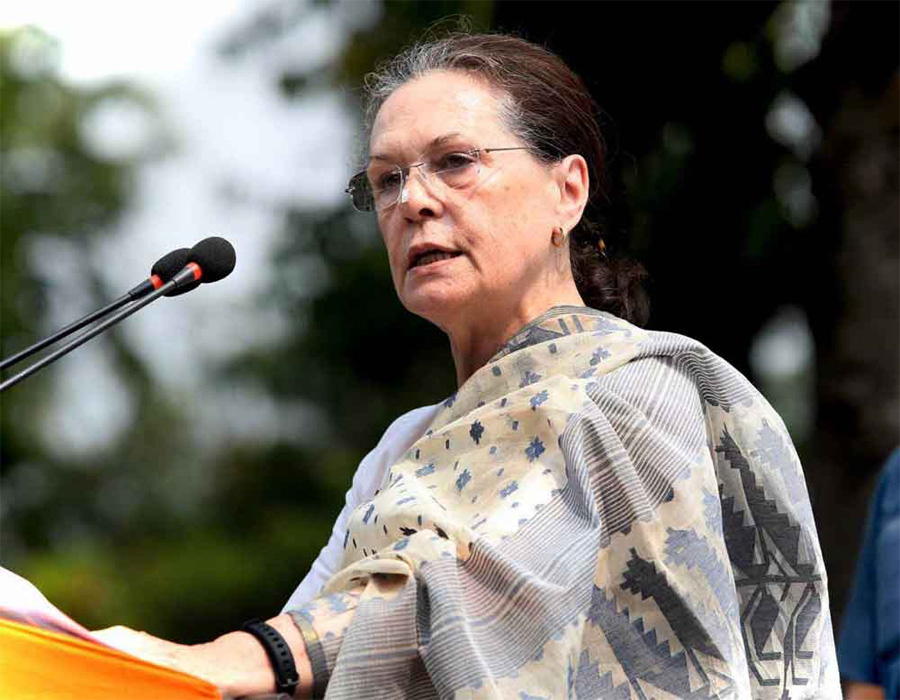Shun arrogance of power and withdraw 3 farm laws: Sonia