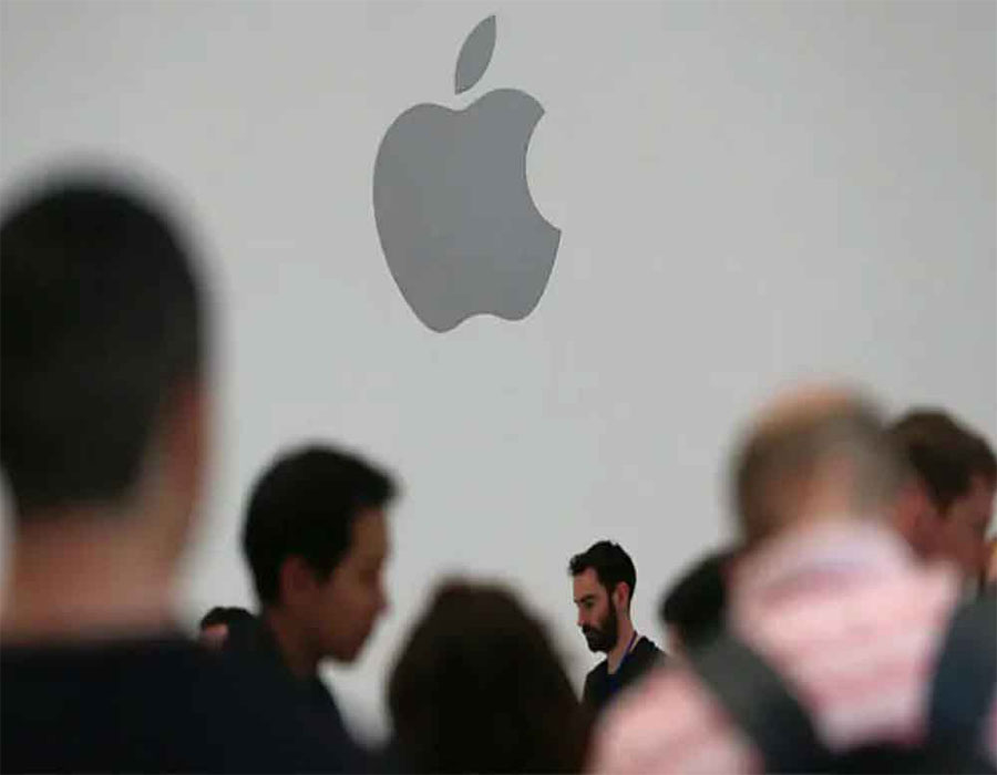 Apple smartphone sales share in US up by almost one-third