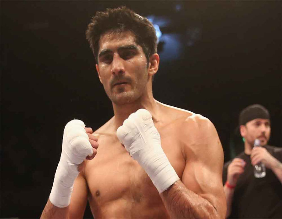 Abs of a boxer: Vijender hails Rahul's fitness
