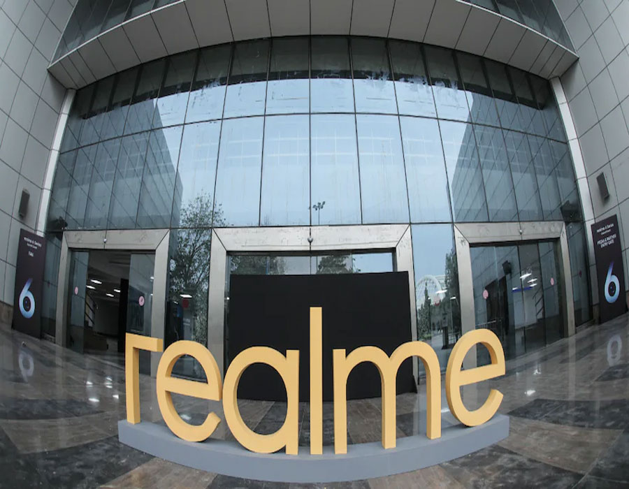 Realme aims 10-15% share in mid-range phone segment in India