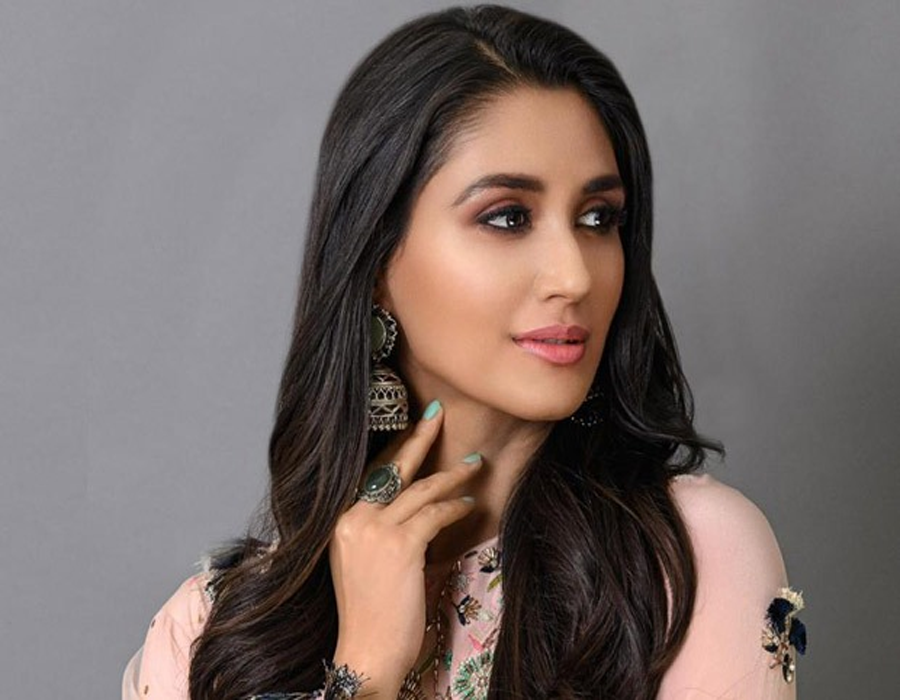 Nikita Dutta banked on mom for her retro look in 'The Big Bull'