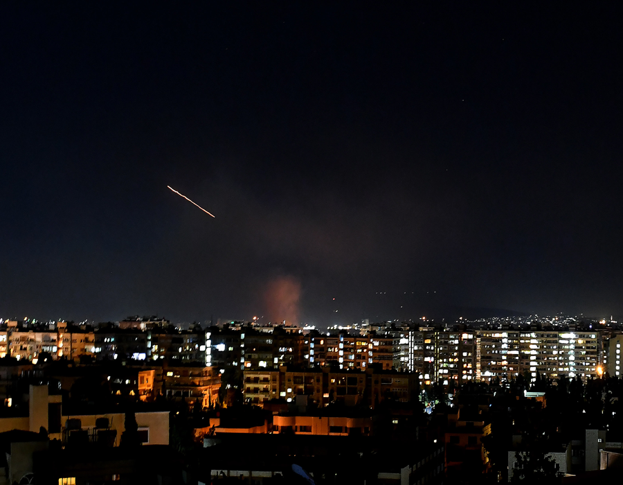 Israel strikes near Damascus injure 4 soldiers