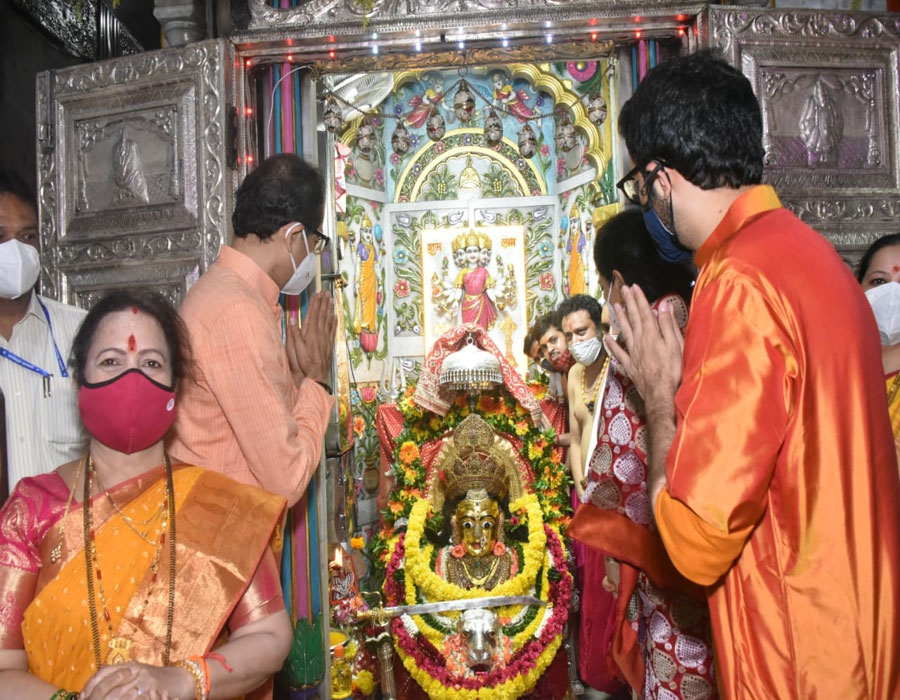 All places of worship in Maha open doors, devotees out in force