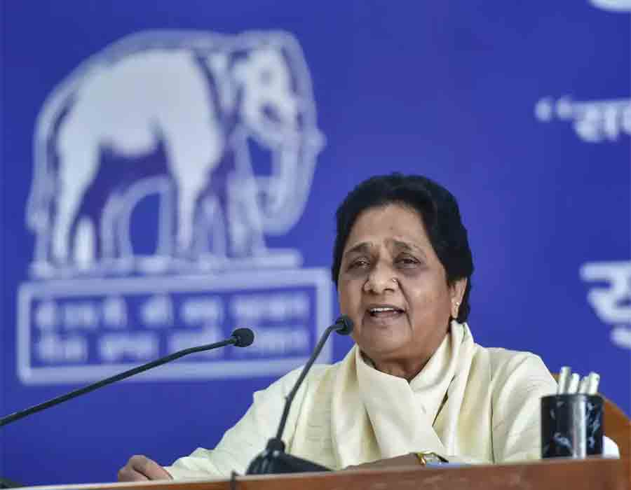 BSP MLAs joining Samajwadi Party an illusion: Mayawati