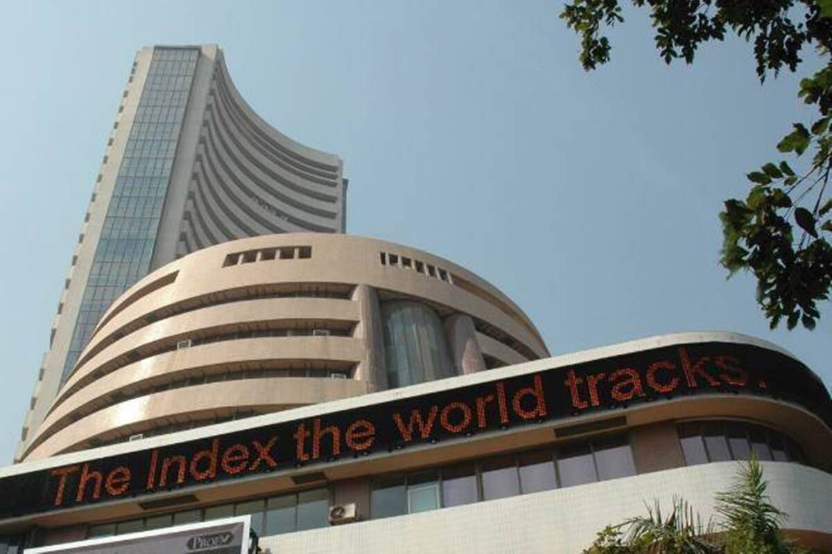 Equity indices settle lower in volatile trade; Sensex down 304 pts (Ld)