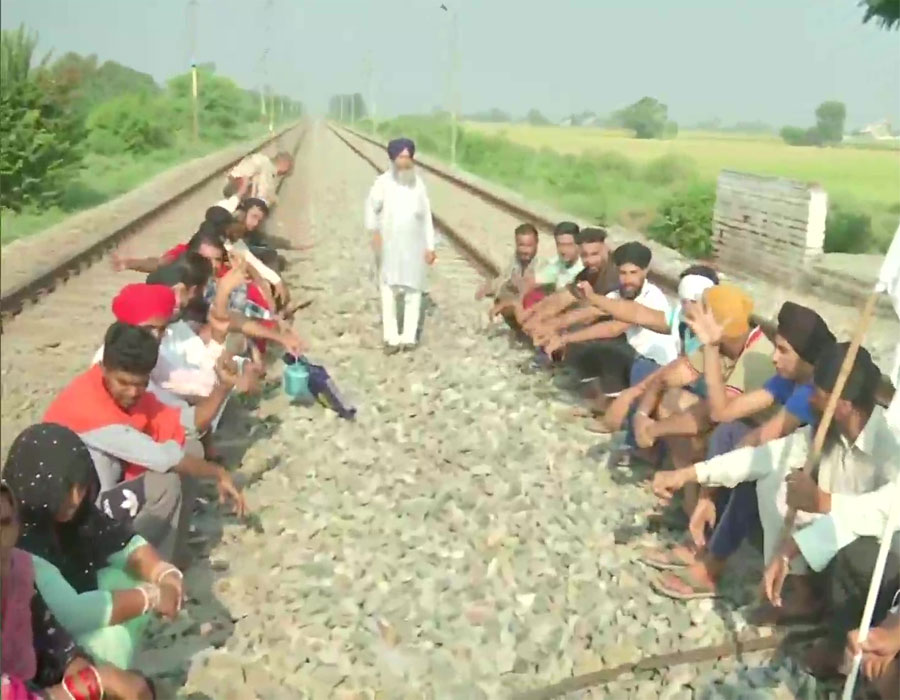 Harrowing time in Punjab, Haryana as buses, rails remain stranded