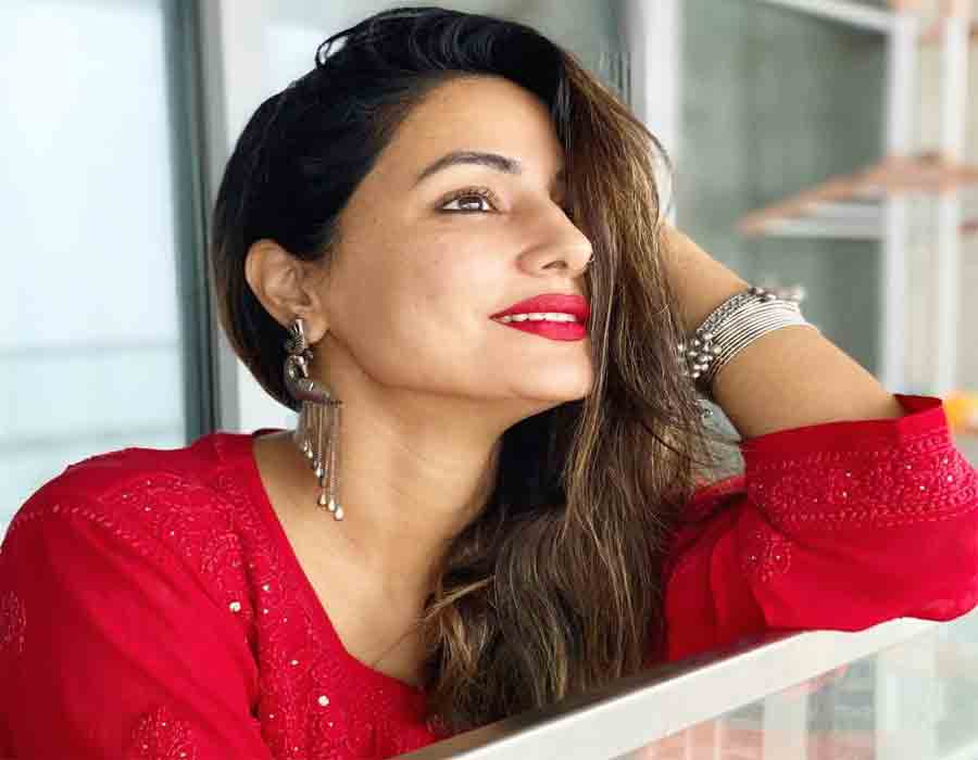 Hina Khan learnt to ride a bike for her role in 'Lines'