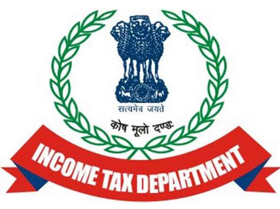 Income Tax finds unaccounted transactions over Rs 1K cr during searches