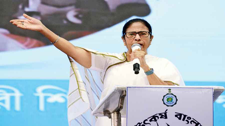 Mamata Banerjee Attacks EC, BJP for SIR