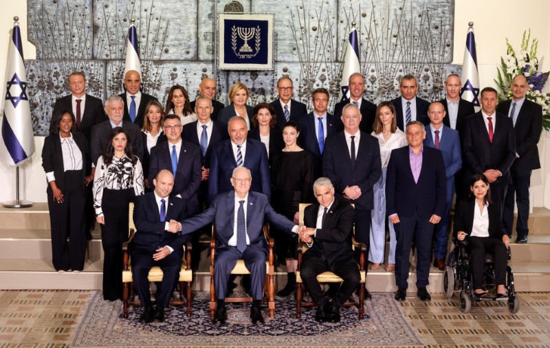 Naftali govt sans Netanyahu to begin work in Israel