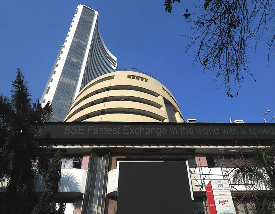 Sensex tumbles over 300 pts in early trade; Nifty slips below 17,200